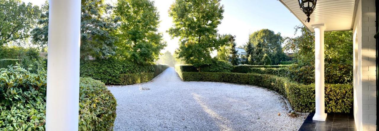 Doppelzimmer Gartenblick Villa Julian Aurich Buitenkant foto